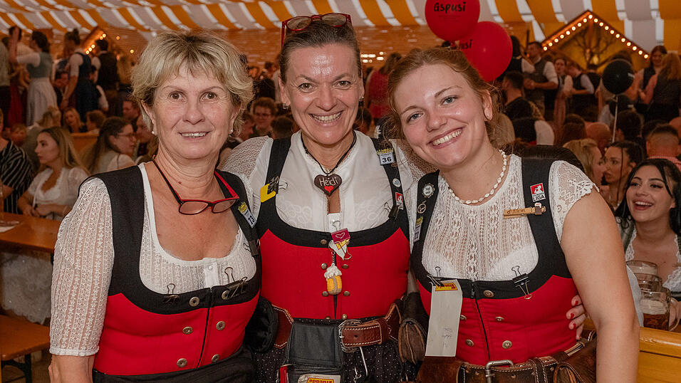 Die Partybilder vom Sonntag, 13. August 2023, aus dem Festzelt Nothaft. Die Partybilder vom Sonntag, 13. August 2023, aus dem Festzelt Nothaft.