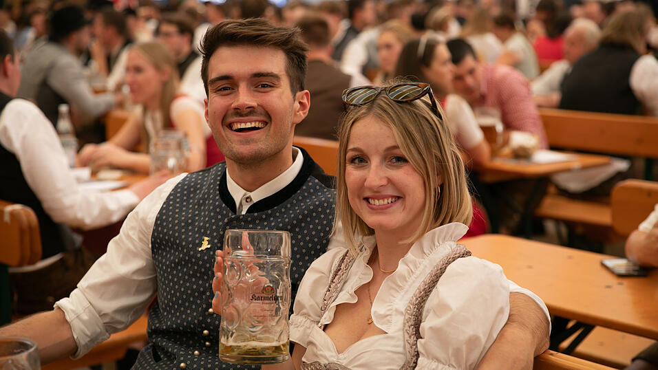 Die Partybilder vom Freitag, 8. August, aus dem Festzelt Nothaft. Die Partybilder vom Freitag, 8. August, aus dem Festzelt Nothaft.