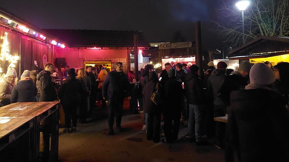 Vor allem am Samstagabend war die Grabitzer Dorfweihnacht sehr gut besucht. Vor allem am Samstagabend war die Grabitzer Dorfweihnacht sehr gut besucht.