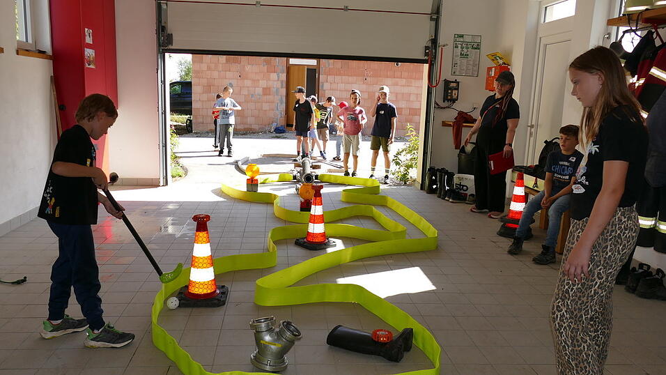 Beim Parcours der Feuerwehr war Geschicklichkeit gefragt. Beim Parcours der Feuerwehr war Geschicklichkeit gefragt.
