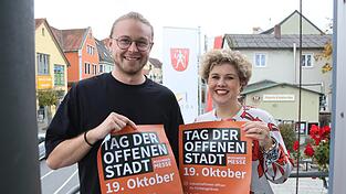 Ganz Rodinger wird am Tag der offenen Stadt auf den Beinen sein, hoffen Bürgermeisterin Alexandra Riedl und Eventmanager Sebastian Gabler. Zahlreiche Firmen gewähren am 19. Oktober exklusive Einblicke.