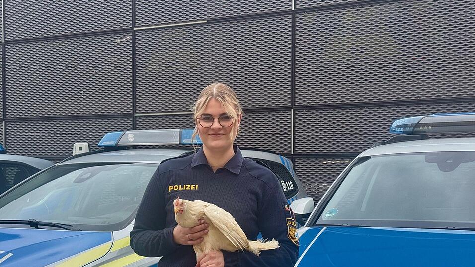 Für die Beamtin gab es passend zu Ostern ein Erinnerungsfoto. Für die Beamtin gab es passend zu Ostern ein Erinnerungsfoto.