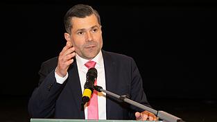 Der neue Rathauschef von Augsburg, SPD-Mann Florian Freund, hat f&uuml;r die kommenden sechs Jahre ein B&uuml;ndnis geschmiedet. (Archivfoto)