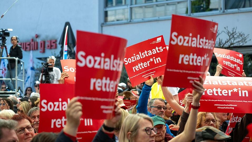 Wie bereits am 1. Mai soll N&uuml;rnberg am 26. September wieder Schauplatz f&uuml;r eine DGB-Kundgebung f&uuml;r mehr Arbeitnehmerrechte werden. (Archivbild)