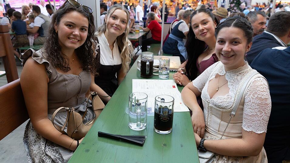 Die Partybilder vom Sonntag, 9. August, aus dem Festzelt Reisinger. Die Partybilder vom Sonntag, 9. August, aus dem Festzelt Reisinger.