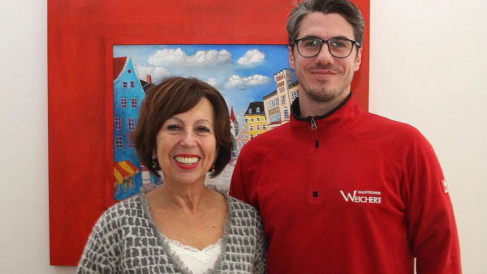 B&uuml;rgermeisterin Anita Meinelt mit dem sympathischen Sportler.