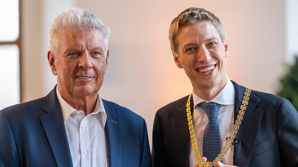 Altoberb&uuml;rgermeister Dieter Reiter (SPD) hat nun auch offiziell das Amt an seinen Nachfolger Dominik Krause (Gr&uuml;ne) &uuml;bergeben.