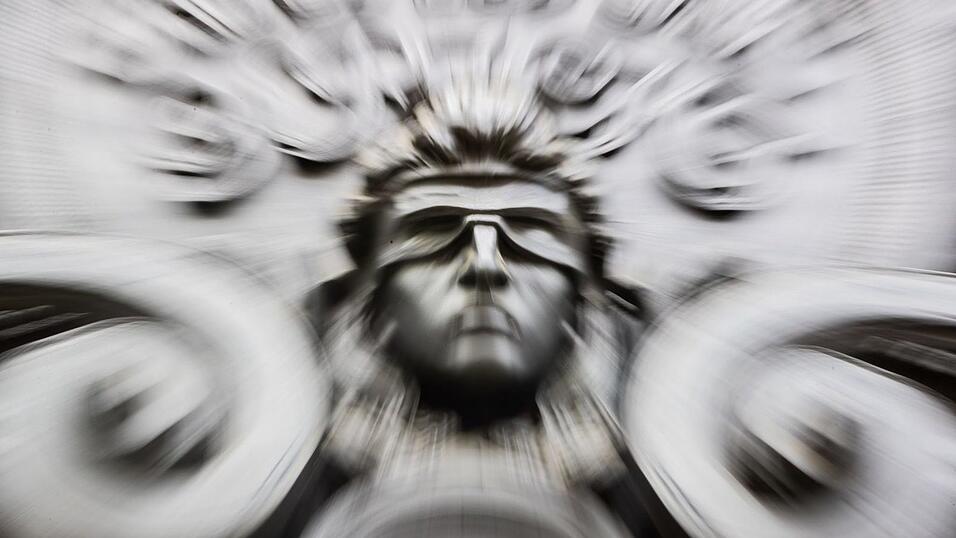 Eine Figur der blinden Justitia.