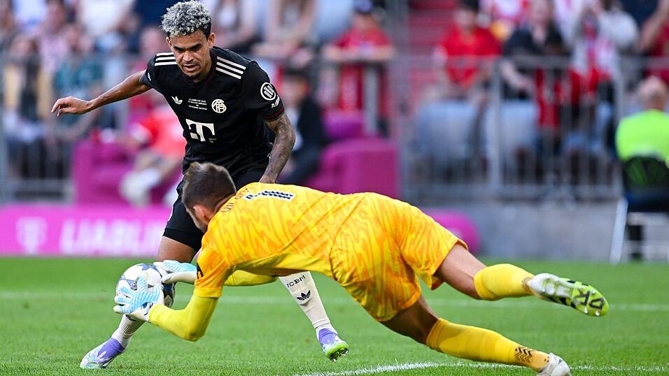 Der neue Stürmerstar Luis Diaz lief zum zweiten Mal für den FC Bayern auf.