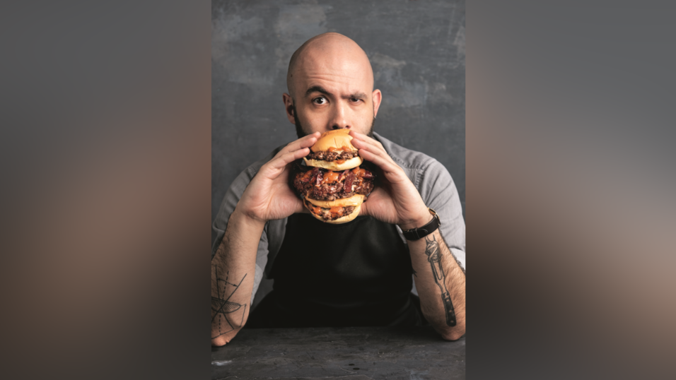 Kann man das wirklich essen? Diese Frage stellt sich Andrew Rea auf seinem Kanal öfters, wenn er Rezepte aus bekannten Serien und Filmen nachkocht. Kann man das wirklich essen? Diese Frage stellt sich Andrew Rea auf seinem Kanal öfters, wenn er Rezepte aus bekannten Serien und Filmen nachkocht.