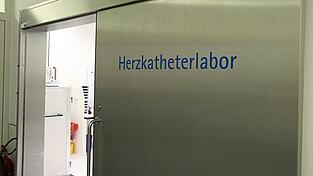Der Herzkathetermessplatz soll künftig rund um die Uhr in Betrieb sein. Der Landkreis beteiligt sich an den nötigen Personalkosten.