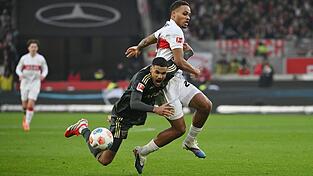 Viel Kampf, kein Sieger: Nartey (r) vom VfB im Duell mit Unions Doekhi