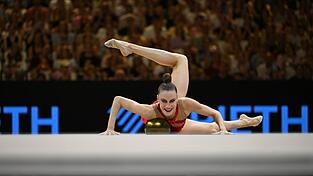 Darja Varfolomeev hat zum dritten Mal WM-Gold im Mehrkampf gewonnen. Darja Varfolomeev hat zum dritten Mal WM-Gold im Mehrkampf gewonnen.