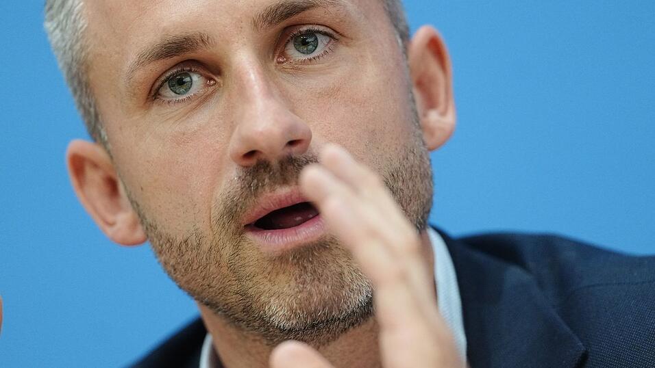 AfD-Spitzenkandidat Ulrich Siegmund will Gespräche auch mit Einzelabgeordneten führen. AfD-Spitzenkandidat Ulrich Siegmund will Gespräche auch mit Einzelabgeordneten führen.