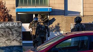 Polizei durchsucht neun Objekte in drei St&auml;dten wegen Verdachts auf Drogen- und Waffenhandel.