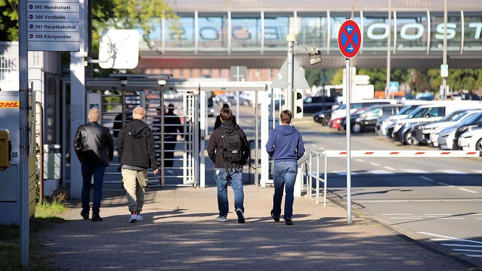 Im Wolfsburger Stammwerk beginnt heute die Serie von Betriebsversammlungen bei VW.