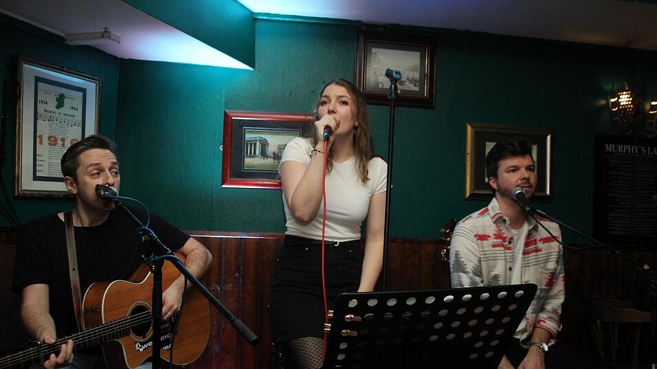 Im Irish Pub in Landshut spielte am Freitag die Band Kleine Terz. Im Irish Pub in Landshut spielte am Freitag die Band Kleine Terz.
