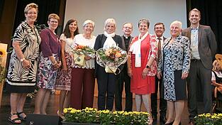 Im Rahmen der Feier wurden die verdienten Vorstandsmitglieder Elisabeth Brogl und Annemarie Hemauer geehrt