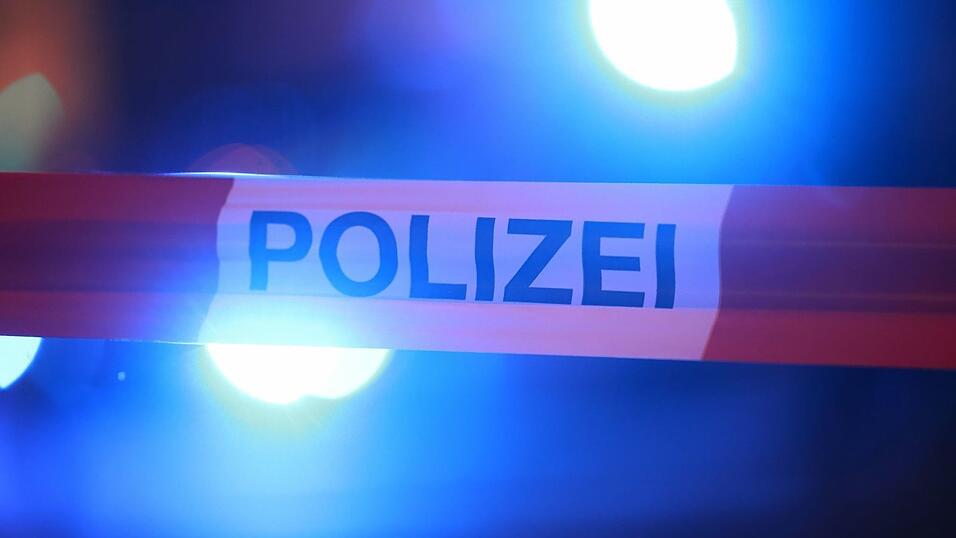 Die Polizei meldete erhebliche Verkehrsbehinderungen. (Symbolbild) Die Polizei meldete erhebliche Verkehrsbehinderungen. (Symbolbild)