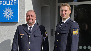 Erster Polizeihauptkommissar Markus Bauer mit Polizeihauptkommissar André Seelmann. Erster Polizeihauptkommissar Markus Bauer mit Polizeihauptkommissar André Seelmann.