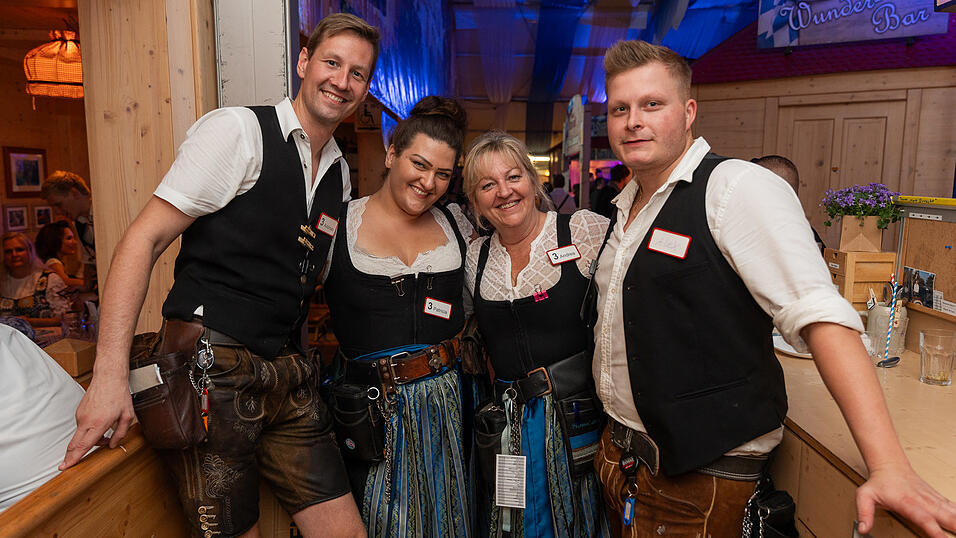 Die Partybilder vom Freitag, 18. August 2023, aus dem Festzelt Reisinger. Die Partybilder vom Freitag, 18. August 2023, aus dem Festzelt Reisinger.