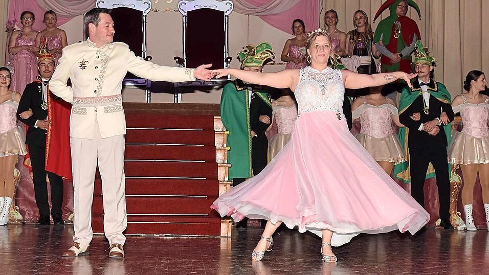 Beim Prinzenwalzer mussten Nina I. und Martin IV. eine Zugabe tanzen.