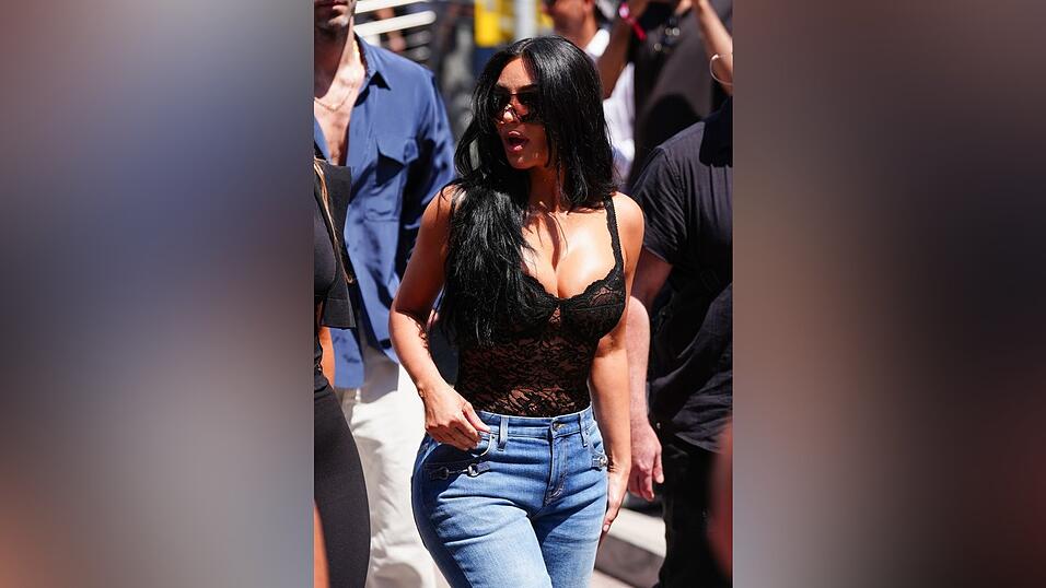 Kim Kardashian gehört zu den vielen Promis beim Formel-1-Gastspiel in Monaco. Kim Kardashian gehört zu den vielen Promis beim Formel-1-Gastspiel in Monaco.