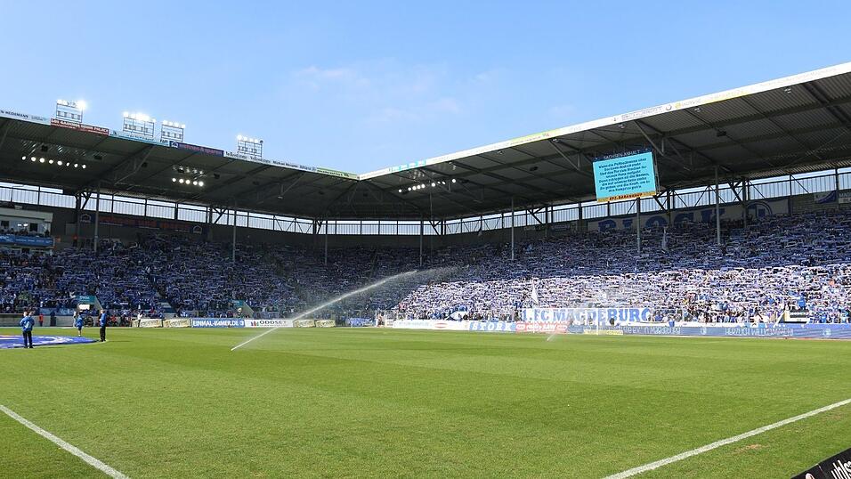 Jahn Regensburg hat auch das Drittliga-Spitzenspiel beim 1. FC Magdeburg gewonnen.