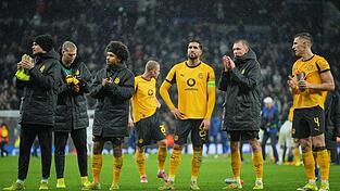 Kalte Dusche: Im verregneten London kassierte Borussia Dortmund eine verdiente Niederlage bei Tottenham Hotspur.