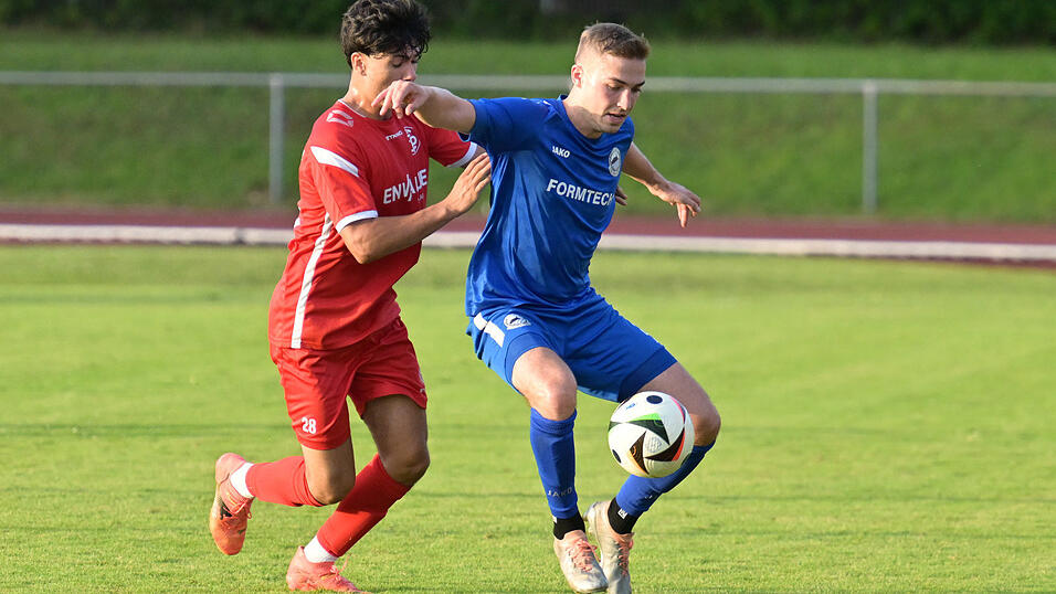 Jetzt heißt es nachlegen für Niklas Karl (rechts) und seinen TSV Bogen. Zu Gast ist der SV Schwandorf-Ettmannsdorf. Jetzt heißt es nachlegen für Niklas Karl (rechts) und seinen TSV Bogen. Zu Gast ist der SV Schwandorf-Ettmannsdorf.