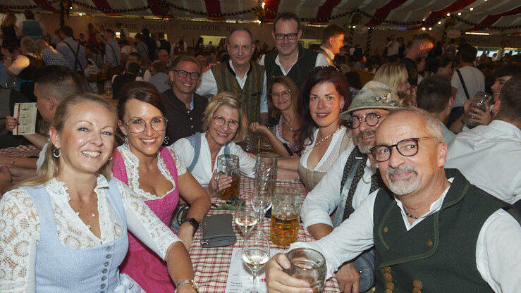 Die Partybilder vom Freitag, 9. August 2024, aus dem Festzelt Lechner. Die Partybilder vom Freitag, 9. August 2024, aus dem Festzelt Lechner.