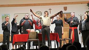 Am Ende stimmten alle ein „Hallelujah“ an. Am Ende stimmten alle ein „Hallelujah“ an.