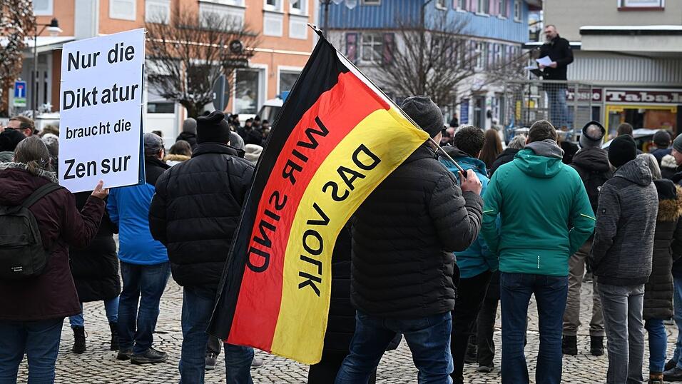 Viele in Ostdeutschland sind nicht zufrieden mit dem Funktionieren der Demokratie. (Archivbild)