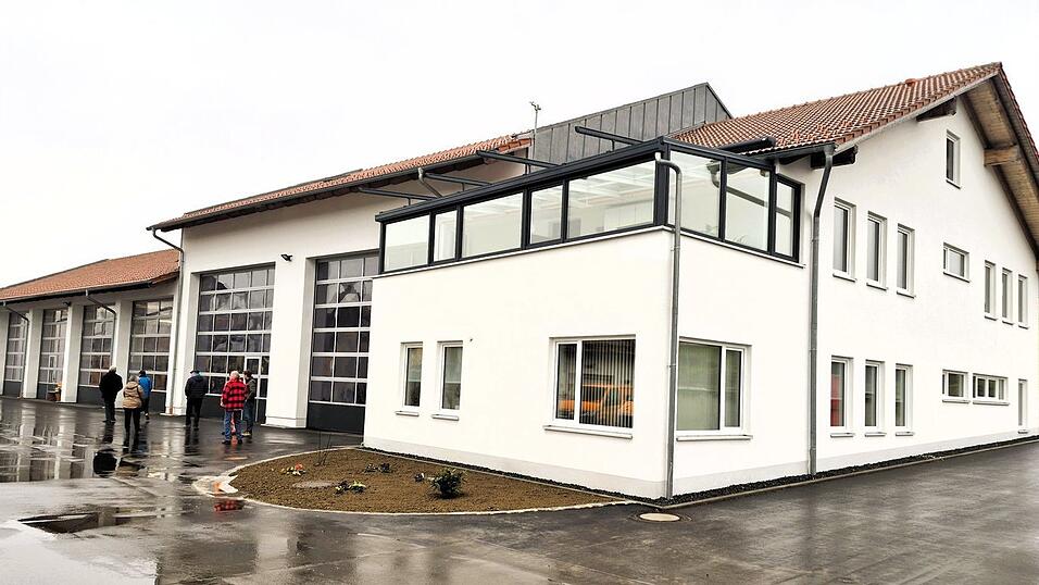 Der Bauhof Neukirchen b. Hl. Blut mit Sozialgebäude, Werkstatt, Waschhalle und Garage Der Bauhof Neukirchen b. Hl. Blut mit Sozialgebäude, Werkstatt, Waschhalle und Garage