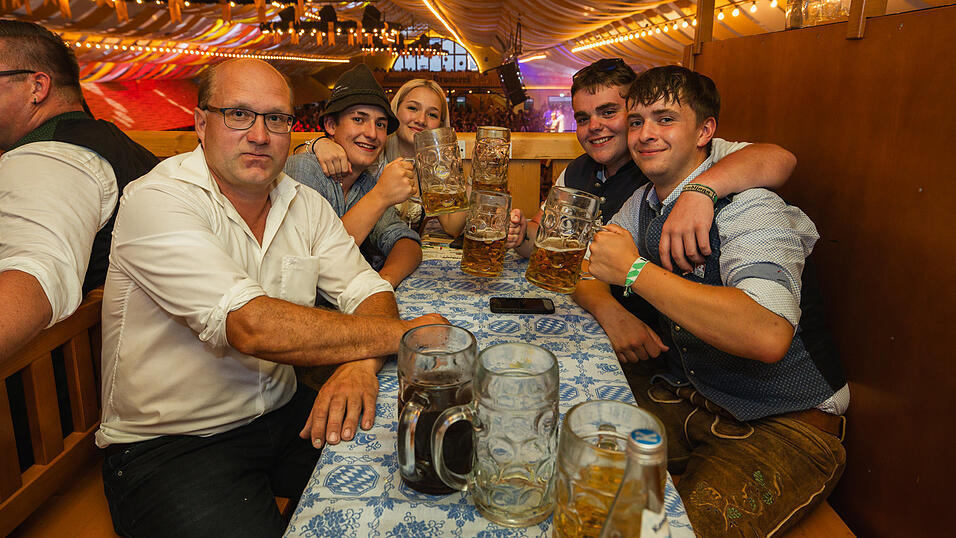 Die Partybilder vom Donnerstag, 15. August, aus dem Festzelt Nothaft. Die Partybilder vom Donnerstag, 15. August, aus dem Festzelt Nothaft.