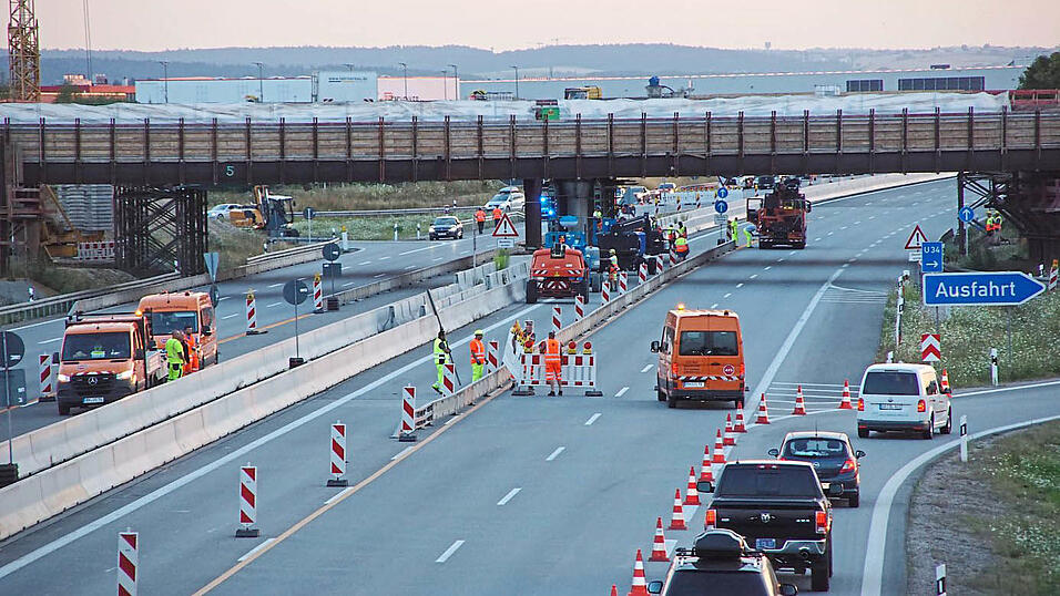 An der Anschlussstelle Rosenhof wurde ausgeleitet. An der Anschlussstelle Rosenhof wurde ausgeleitet.