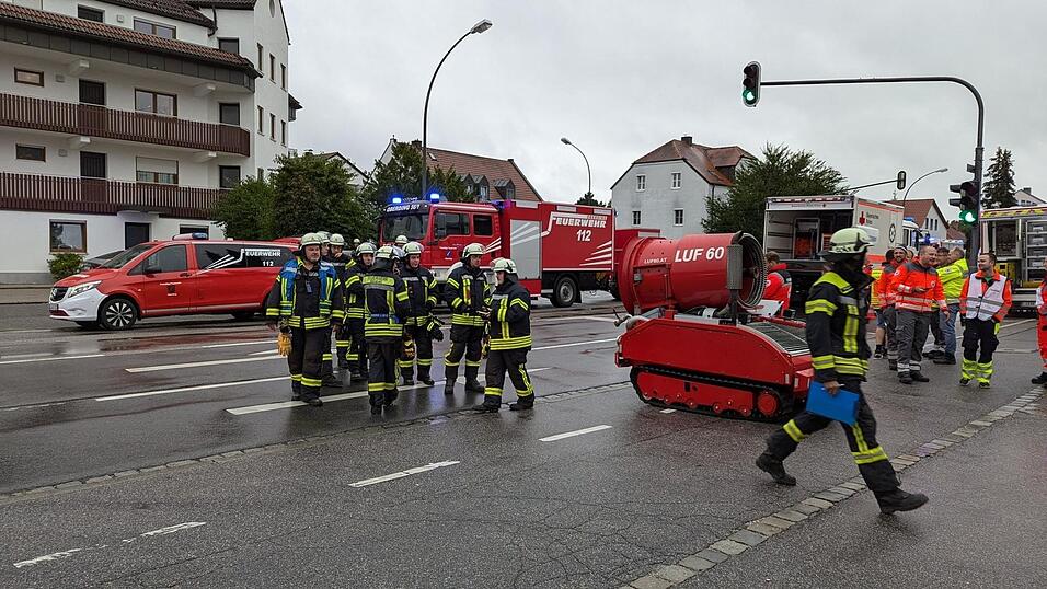 Durch ein Feuer in einer lagerhalle der Brandt-Schokoladenfabrik in Landshut ist nach Sch&auml;tzungen der Polizei ein Millionenschaden entstanden.