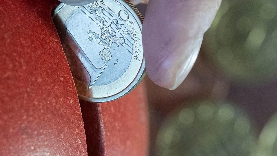 Sparen wie die Eltern? Ererbtes Finanzwissen hat bisweilen Lücken. (Symbolbild) Sparen wie die Eltern? Ererbtes Finanzwissen hat bisweilen Lücken. (Symbolbild)