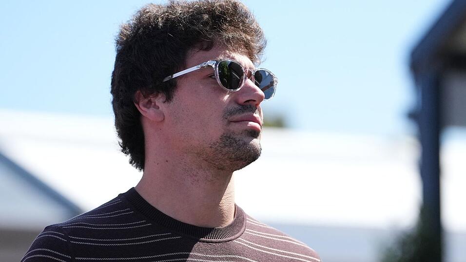 Lance Stroll klagt &uuml;ber den neuen Aston Martin.