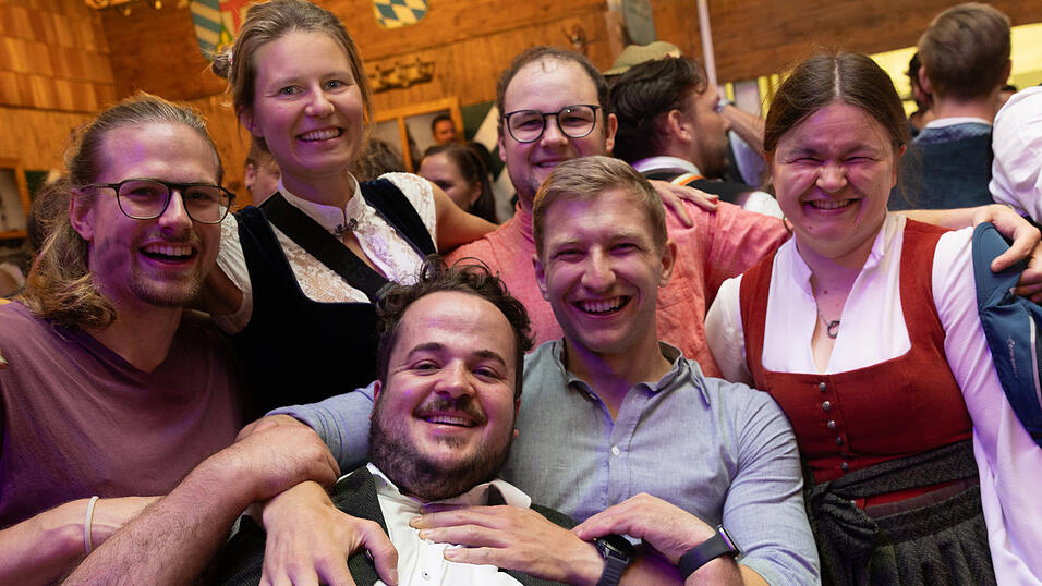 Die Partybilder vom Dienstag, 11. August, aus dem Festzelt Weckmann. Die Partybilder vom Dienstag, 11. August, aus dem Festzelt Weckmann.