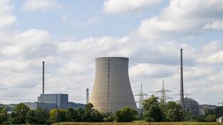 Am Kernkraftwerk war bereits ein 50-Megawatt-Speicher geplant. Jetzt soll eine weitere, deutlich größere Anlage entstehen. Am Kernkraftwerk war bereits ein 50-Megawatt-Speicher geplant. Jetzt soll eine weitere, deutlich größere Anlage entstehen.