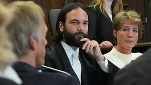 Im Prozess um die Entführung der Block-Kinder hat das Landgericht einen Befangenheitsantrag von Christina Block und fünf Mitangeklagten zurückgewiesen.