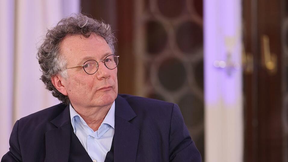 Der Schriftsteller Ingo Schulze kommt 2026 als Poetikprofessor nach Bamberg &ndash; im Gep&auml;ck hat der 1962 Geborene auch sein neuestes Werk. (Archivbild)