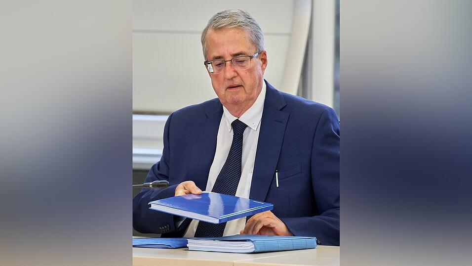 Der Gutachter war seit 28. April an jedem Verhandlungstag dabei. Der Gutachter war seit 28. April an jedem Verhandlungstag dabei.