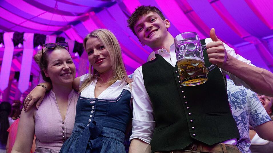 Die Partybilder vom Freitag, 7. August, aus dem Festzelt Wenisch. Die Partybilder vom Freitag, 7. August, aus dem Festzelt Wenisch.