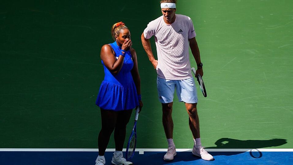 Alexander Zverev (r) ist im Mixed-Wettbewerb der US Open fr&uuml;h ausgeschieden.