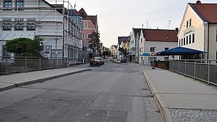 Nach den Arbeiten am Kreisverkehr folgt die Hauptstraße.