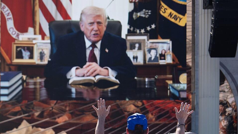 Trump droht dem Iran erneut mit Zerstörung. Trump droht dem Iran erneut mit Zerstörung.