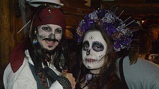 Captain Jack Sparrow hat auch vor solchen grusligen Gestalten keine Angst. Captain Jack Sparrow hat auch vor solchen grusligen Gestalten keine Angst.