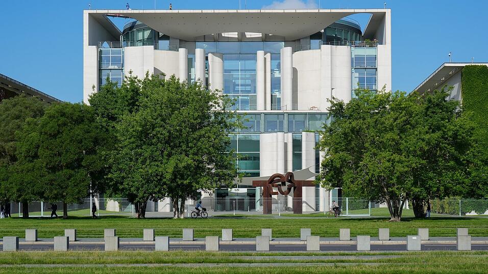 Der Nationale Sicherheitsrat soll im Bundeskanzleramt tagen. Dort wurden dazu insgesamt 13 Stellen geschaffen. Der Nationale Sicherheitsrat soll im Bundeskanzleramt tagen. Dort wurden dazu insgesamt 13 Stellen geschaffen.